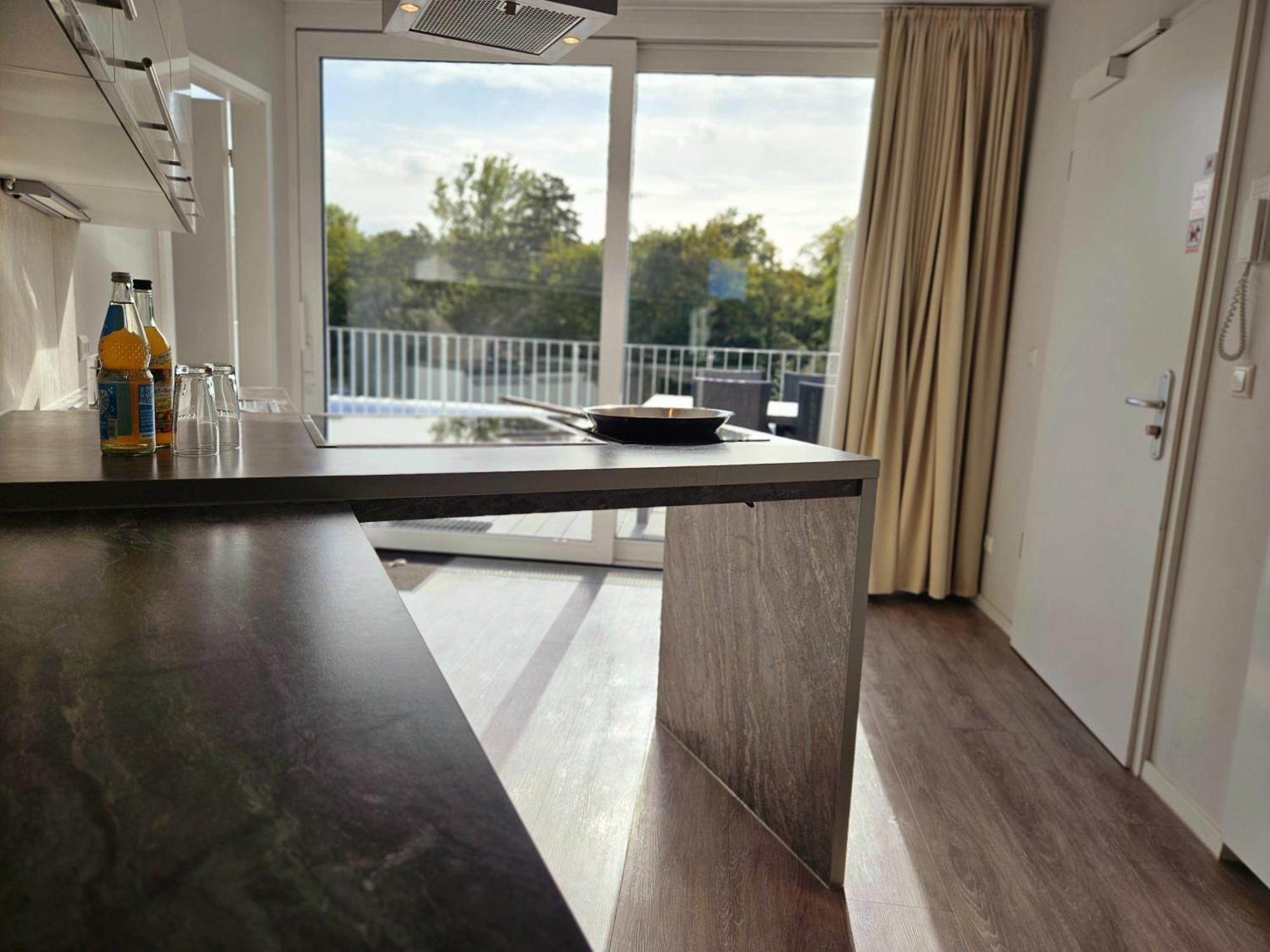 App 18 Penthouse 