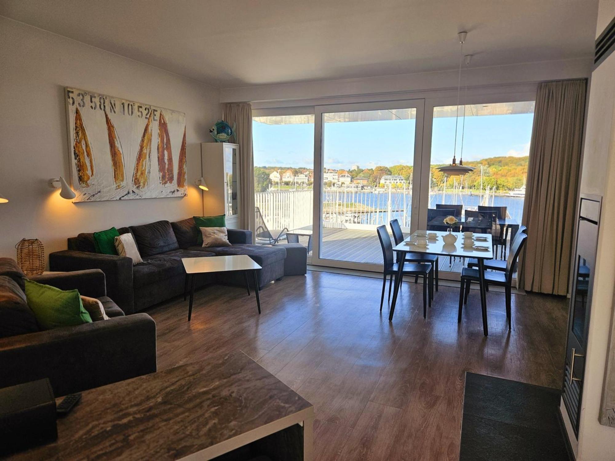 App 18 Penthouse 