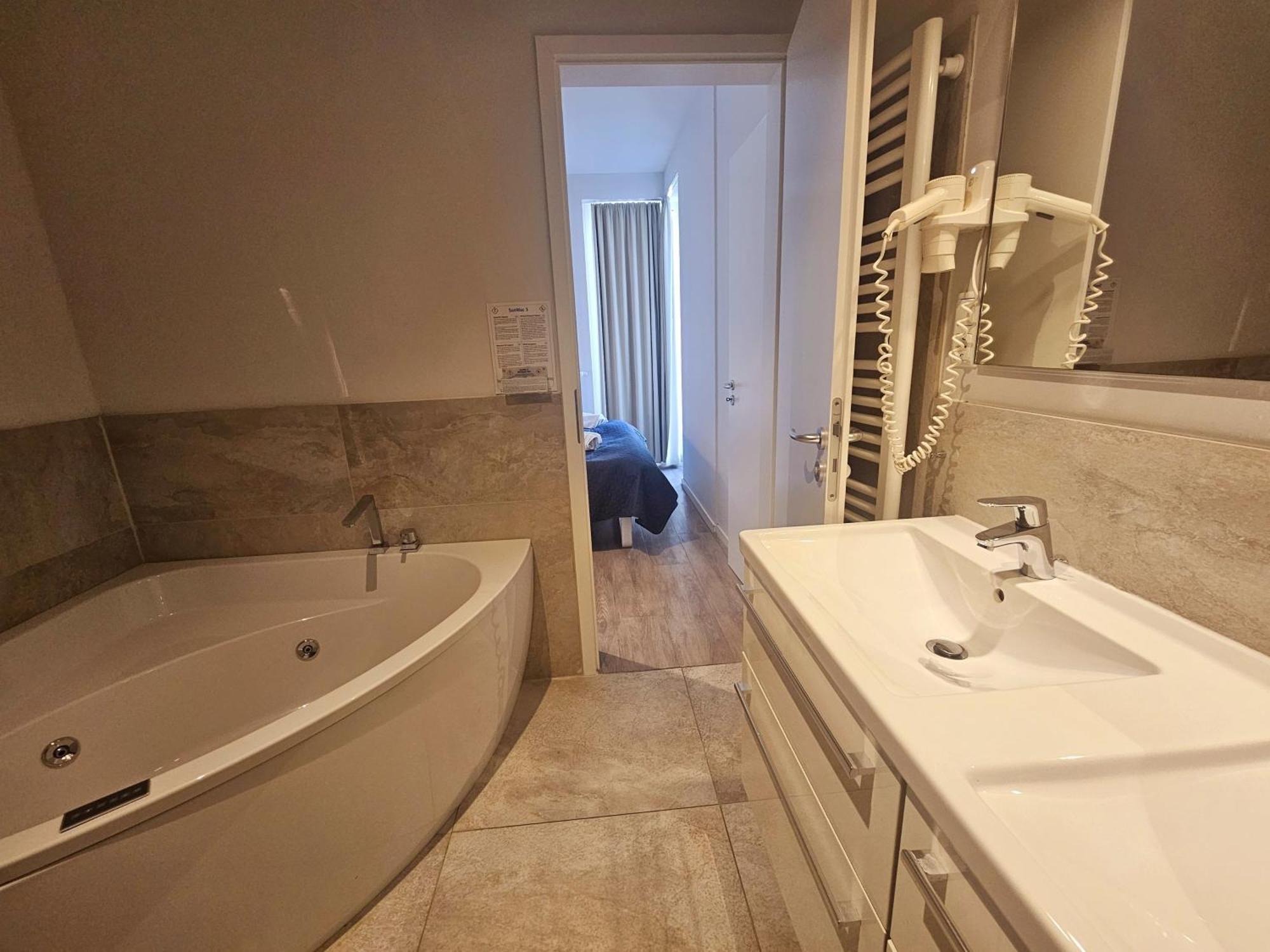 App 18 Penthouse 